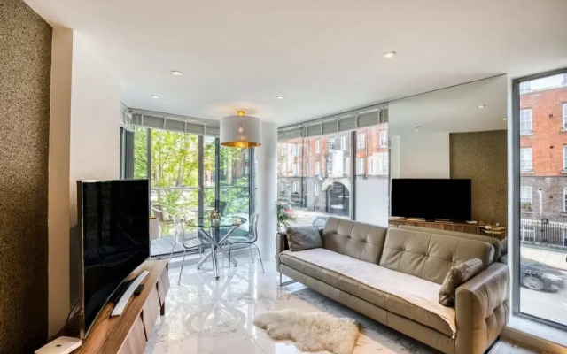 Stylish 1bdr Apt W/balcony, Near Victoria Station