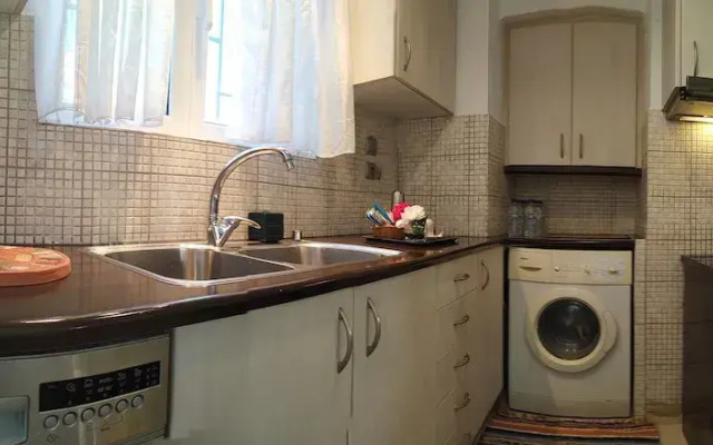 Charming 2-bed Vacation House in Lagonisi Attikis