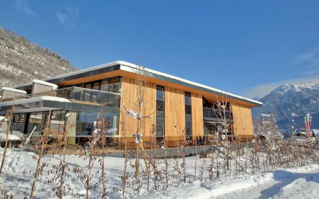 Stylish Flat With Garden & Sauna Access