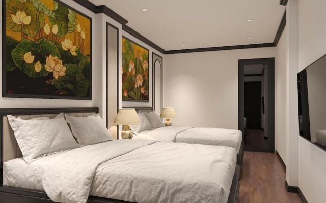Charming Moon Hotel