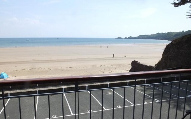 Beach Court 17