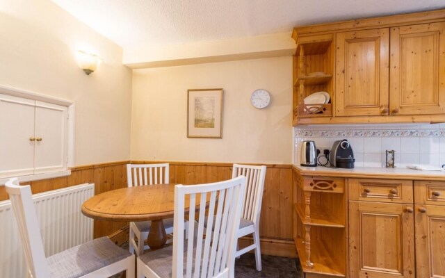 NEW Cosy 2 Bedroom Detached House West Finchley