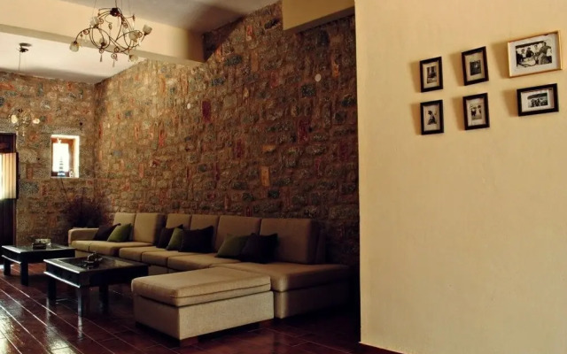 Vlyhada Residence & Restaurant