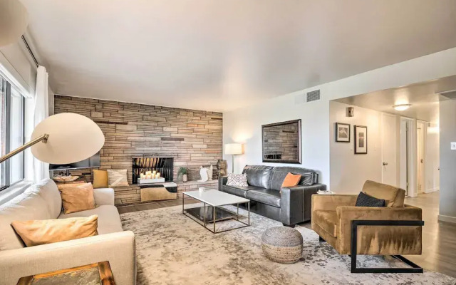 Lake Powell Views: Mid-century Home in Page