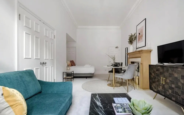 The Chelsea Studio Next to Sloane Square