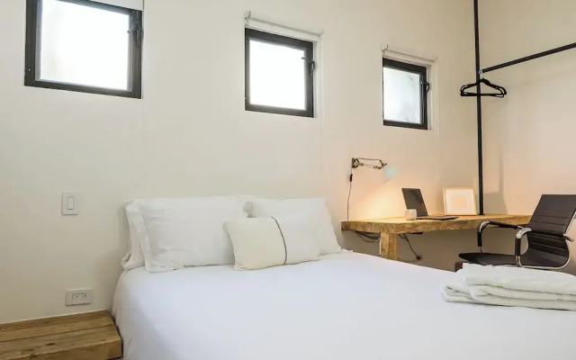 Grand Villa w Private Patio & Parking