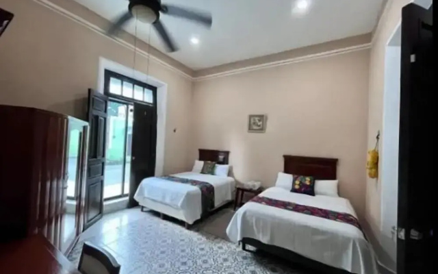 Espectacular casona con alberca y jardines