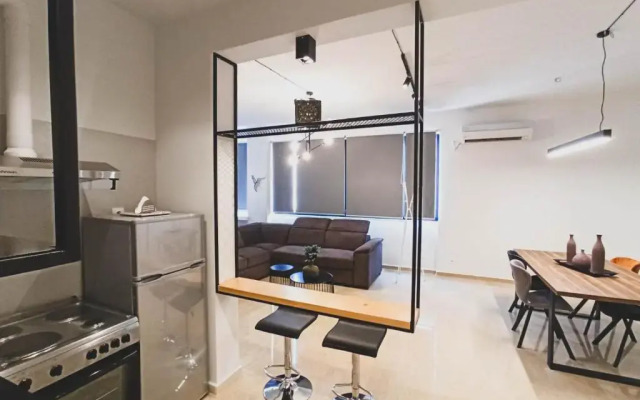 Sunlight - Volos City Center [Spacious Modern Apartments]