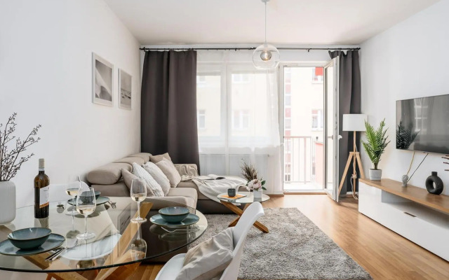 Bright Apartment in Nusle by Prague Days