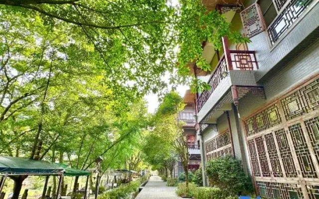 Xianlaiju Leisure Homestay (Liujian Ancient Town)