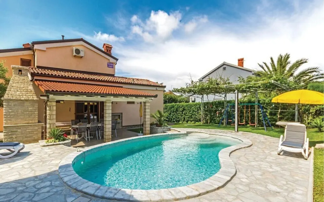 Stunning Home in Pula With Wifi and 4 Bedrooms