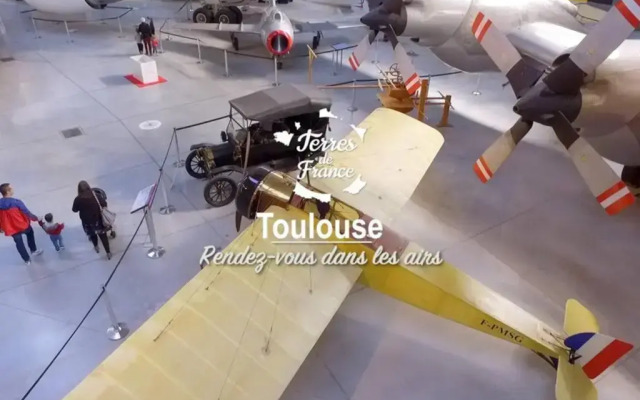 T2 jardinet avec piscine, parking et tennis