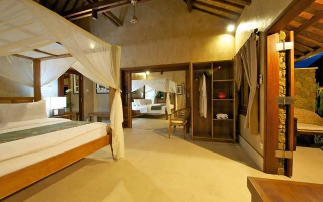 Three Monkeys Villas