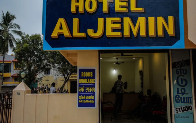 Oyo 26646 Hotel Aljemin