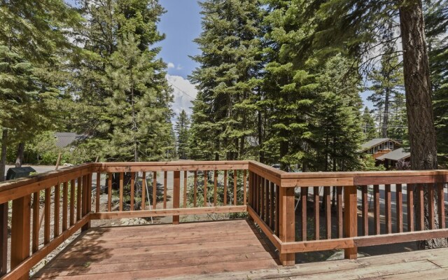 7 Minute Walk to Beach Chambers Landing Chalet