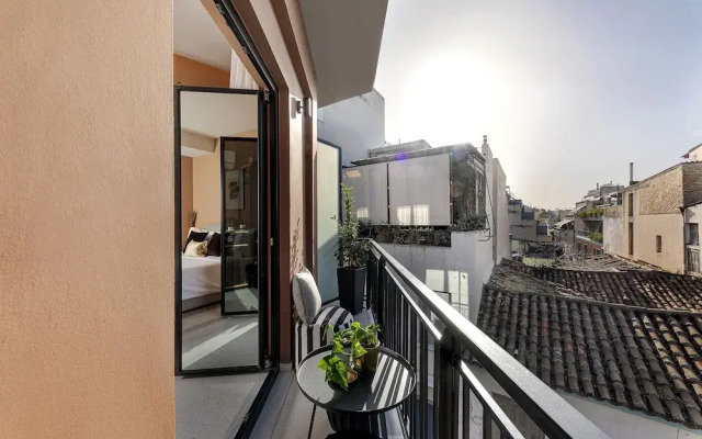 Clyde Athens by Nin&Bau