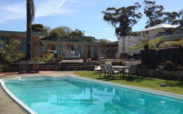 Sandpiper Motel