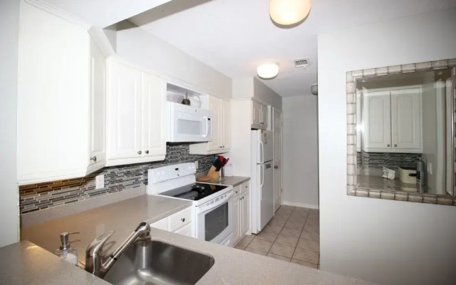 31 Springwood Villa 2 Br villa by RedAwning
