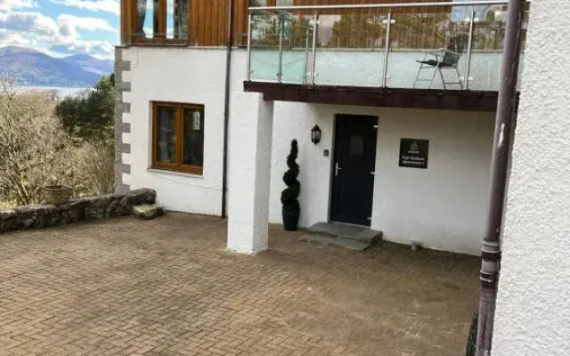 Tigh Stobban Apartment 1