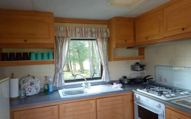 Lovely Semi-rural Caravan & Hot Tub - Sleeps Fam 6