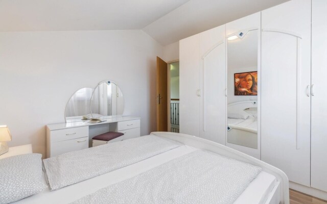 Nice Home in Labin With Wifi and 3 Bedrooms