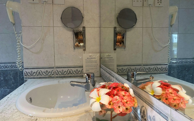 Golden Tulip Dar Es Salaam