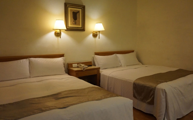 Riverside Hotel