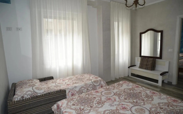 Suites Train Station Mestre Apartment    (No Front Desk Need To Contact Property 5  Days In Advance)