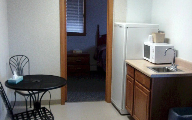 2nd Street Inn & Suites