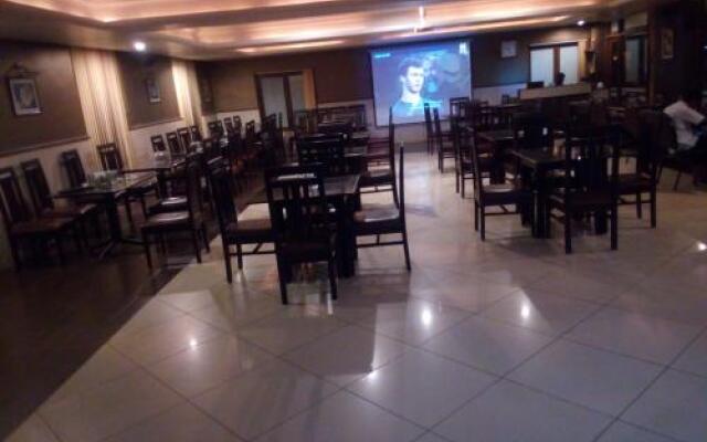 Hotel Vivek Coonoor