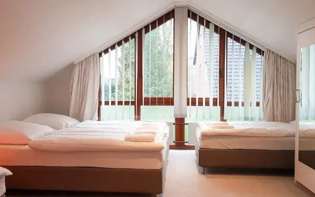 Tolstov-Hotels Beautiful Villa with Big Garden