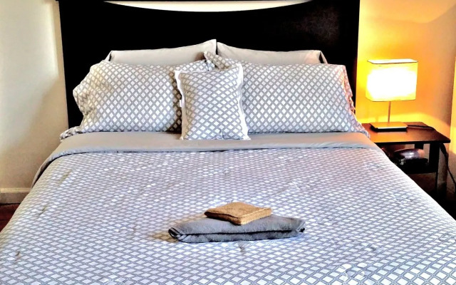 Hipsters Cove Bed & Breakfast