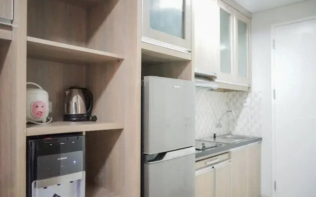 Comfy Studio at Trimezia Beverly Apartment By Travelio
