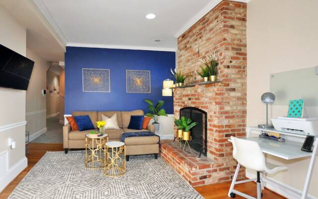 CH6 Beautiful Fully Furnished 2BR King Beds