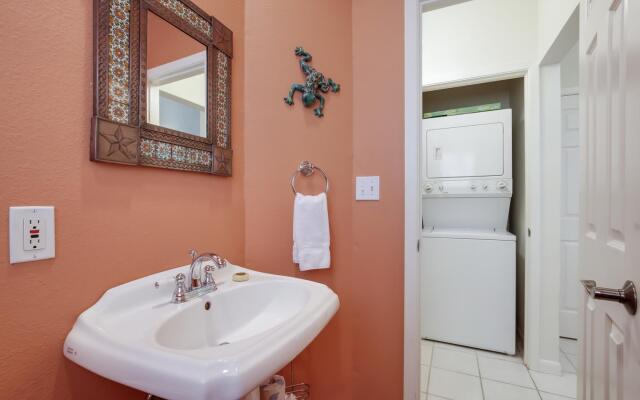 Guadalupe River Rock Retreat RR 9740