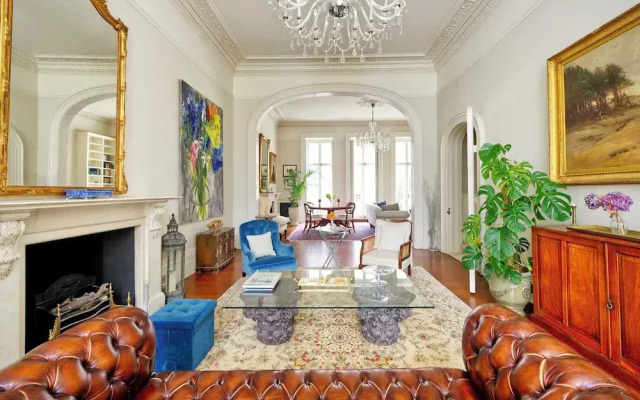 Grand 2 Bedroom Flat, Kensington