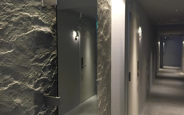 The Wall Hotel