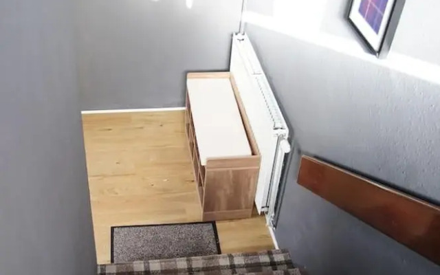Glasgow Road Apartment
