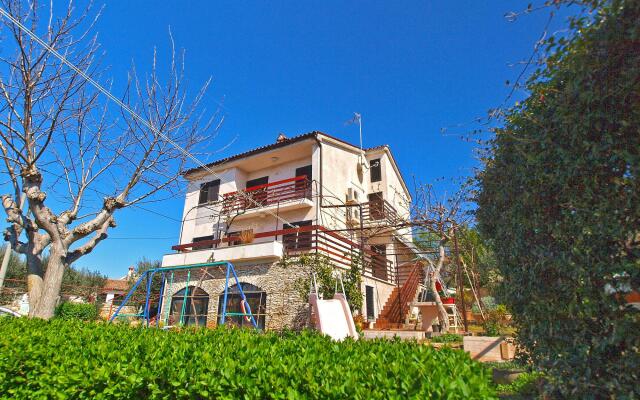 Apartment 743