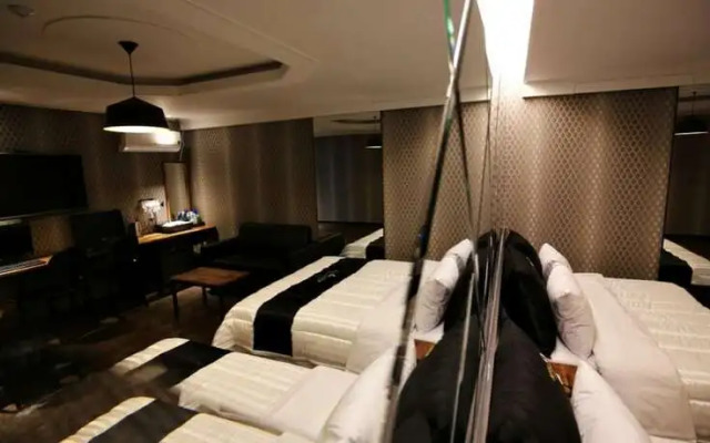 Daejeon Yuseong Nine Hotel