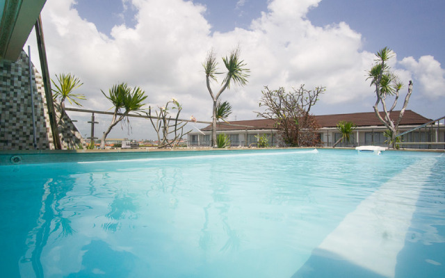 RedDoorz Plus near Discovery Shopping Mall Bali