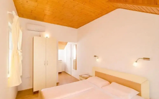 Apartment & Room Maćus