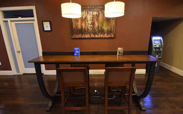 Best Western Point South