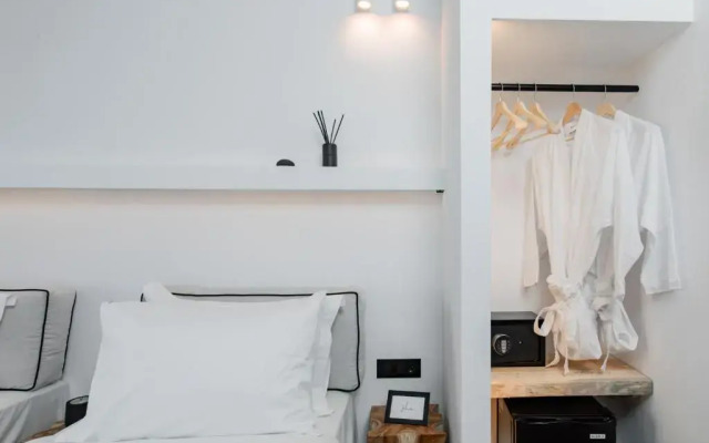 She Mykonos- Luxury Apartments