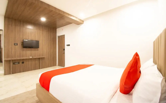 V Hotel by OYO Rooms