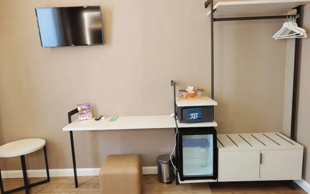 Nicole Suite