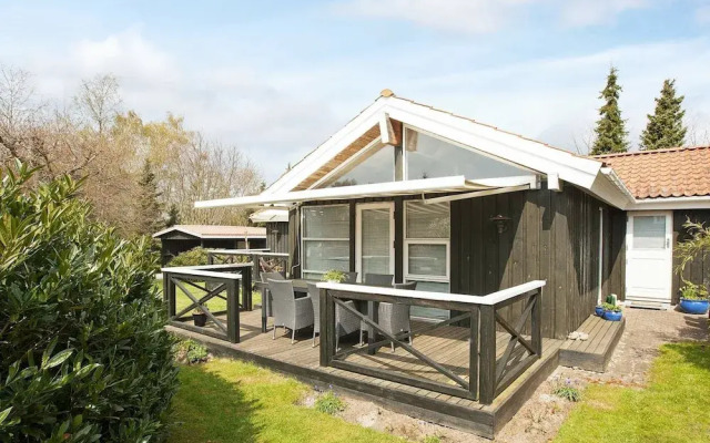 Charming Holiday Home in Gilleleje Near Ocean