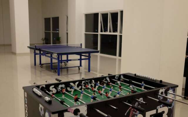 Sunrise City Luxury 2BR SW Pool 15th