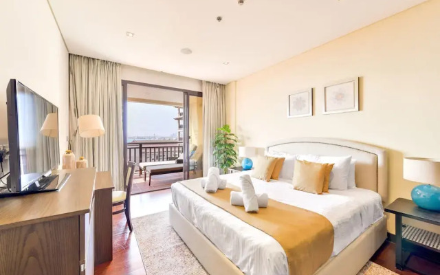 Anantara Residences - Beachfront - Private Beach and Lagoon Pool