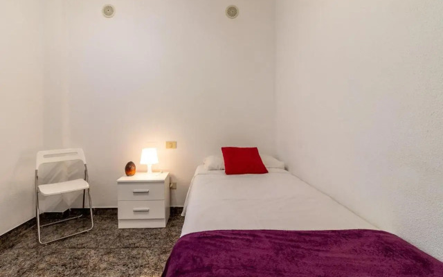 Flatguest Cicer - 3BDR + Balcony + Beach